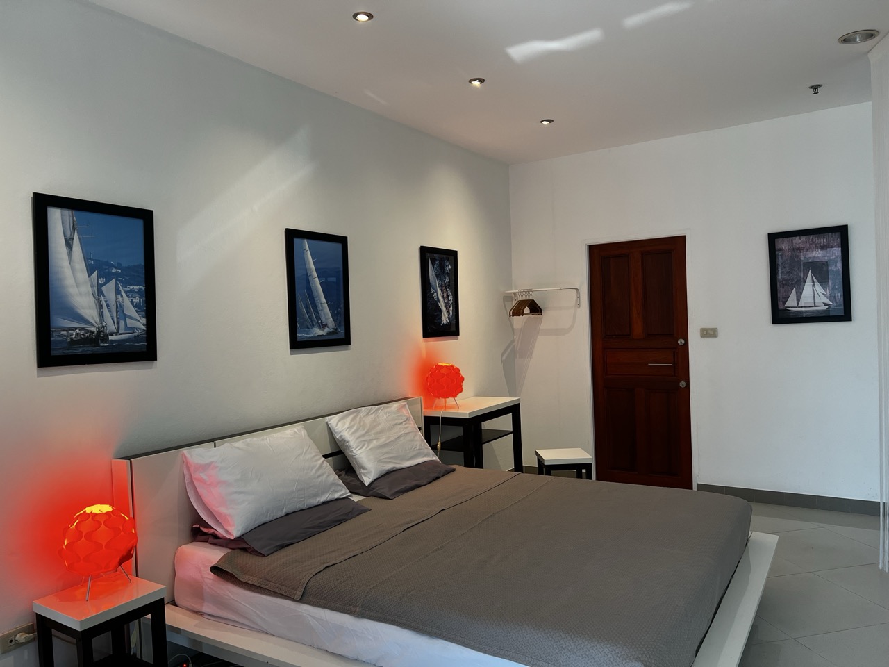 Room 1 Bed